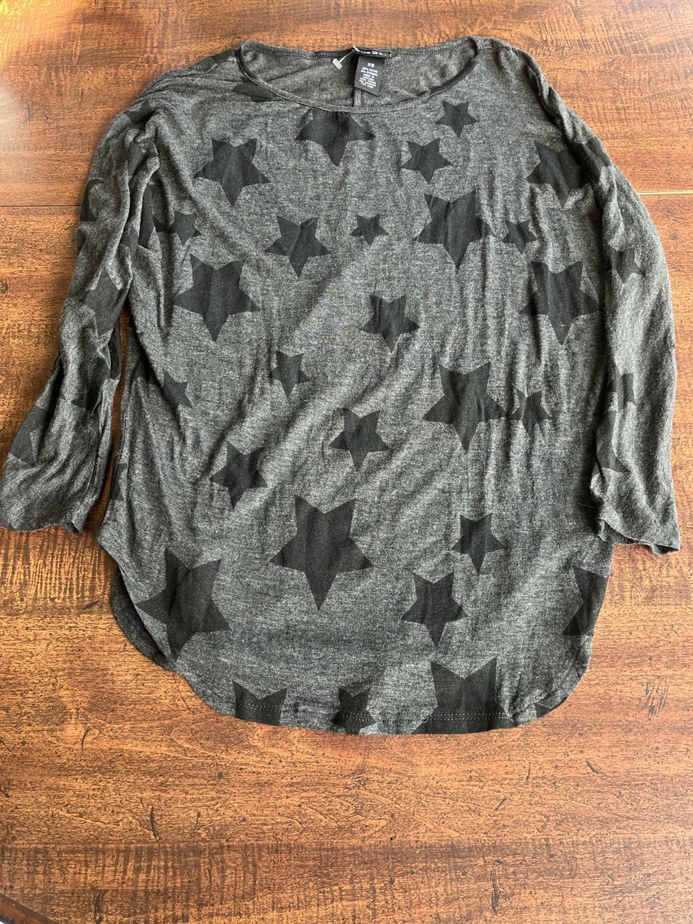 NWOT Rue 21 XS Star Print Top Gray Black 3/4 Sleeve Relax Fit Rayon Grunge Y2K